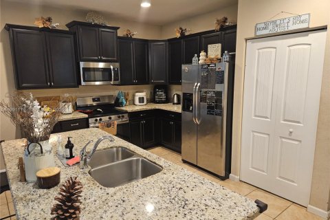 House in Homestead, Florida 5 bedrooms, 237.46 sq.m. № 2058453 - photo 13