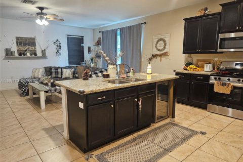 House in Homestead, Florida 5 bedrooms, 237.46 sq.m. № 2058453 - photo 9