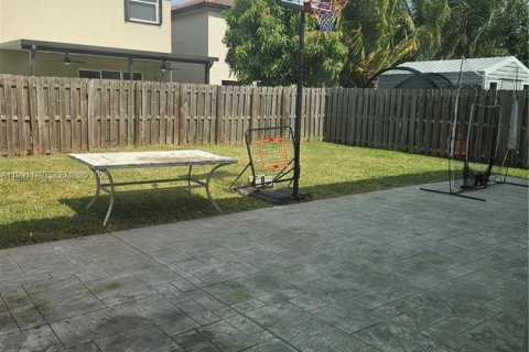 House in Homestead, Florida 5 bedrooms, 237.46 sq.m. № 2058453 - photo 23