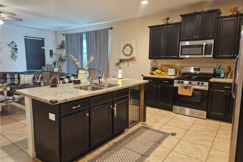 House in Homestead, Florida 5 bedrooms, 237.46 sq.m. № 2058453 - photo 10