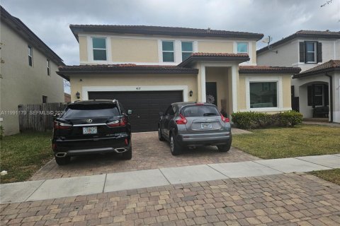 House in Homestead, Florida 5 bedrooms, 237.46 sq.m. № 2058453 - photo 3