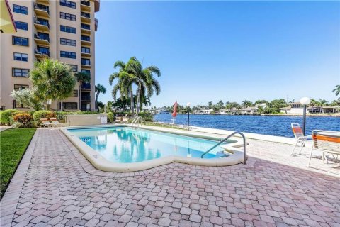 Condo in Pompano Beach, Florida, 1 bedroom № 2146137 - photo 15