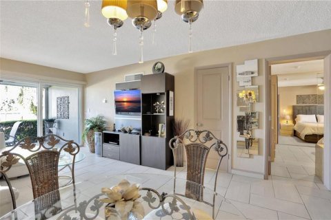 Condo in Pompano Beach, Florida, 1 bedroom № 2146137 - photo 8