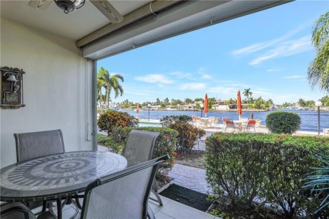 Condo in Pompano Beach, Florida, 1 bedroom № 2146137