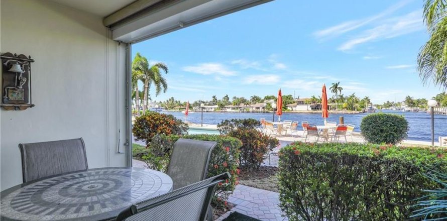 Condo in Pompano Beach, Florida, 1 bedroom № 2146137