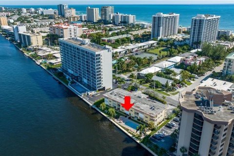 Condo in Pompano Beach, Florida, 1 bedroom № 2146137 - photo 2