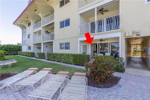 Condo in Pompano Beach, Florida, 1 bedroom № 2146137 - photo 13