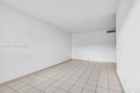 Copropriété à vendre à Hallandale Beach, Floride: 1 chambre, 64.1 m2 № 2081067 - photo 9