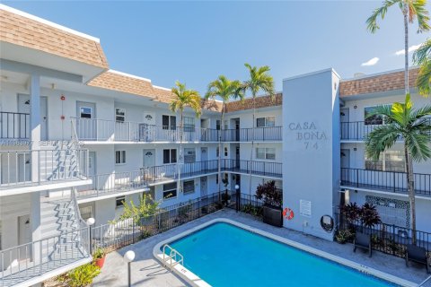 Copropriété à vendre à Hallandale Beach, Floride: 1 chambre, 64.1 m2 № 2081067 - photo 14