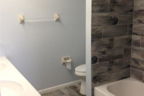 Commercial property in Kissimmee, Florida 6 bedrooms, 300.26 sq.m. № 1724411 - photo 8