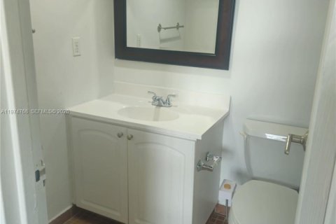 Снять в аренду кондоминиум в Холливуд, Флорида 1 спальня, 81.2м2, № 2036094 - фото 10