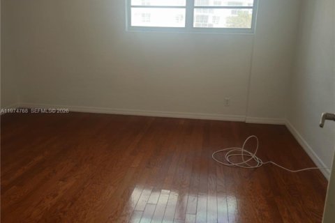 Снять в аренду кондоминиум в Холливуд, Флорида 1 спальня, 81.2м2, № 2036094 - фото 9