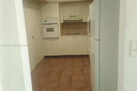 Снять в аренду кондоминиум в Холливуд, Флорида 1 спальня, 81.2м2, № 2036094 - фото 4