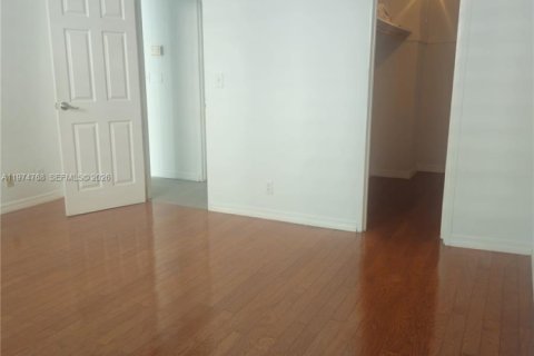 Снять в аренду кондоминиум в Холливуд, Флорида 1 спальня, 81.2м2, № 2036094 - фото 8