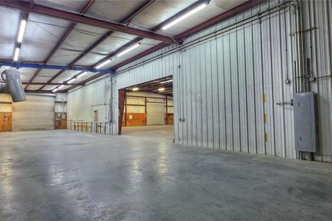 Commercial property in Hudson, Florida 1254.18 sq.m. № 2258988 - photo 19