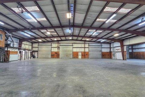 Commercial property in Hudson, Florida 1254.18 sq.m. № 2258988 - photo 16
