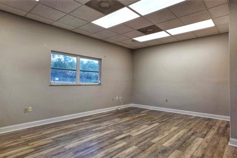 Commercial property in Hudson, Florida 1254.18 sq.m. № 2258988 - photo 27