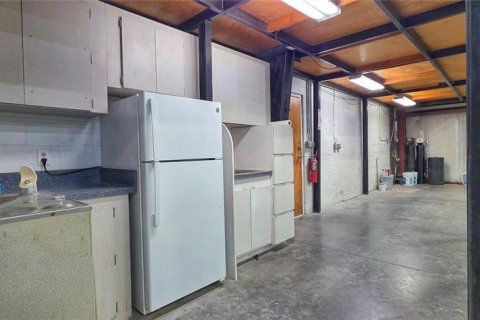 Commercial property in Hudson, Florida 1254.18 sq.m. № 2258988 - photo 22