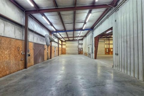 Commercial property in Hudson, Florida 1254.18 sq.m. № 2258988 - photo 18