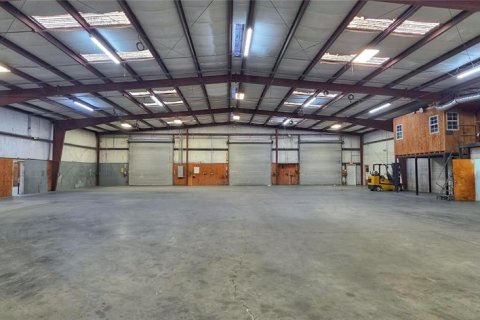Commercial property in Hudson, Florida 1254.18 sq.m. № 2258988 - photo 13