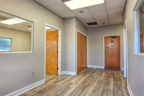 Commercial property in Hudson, Florida 1254.18 sq.m. № 2258988 - photo 26