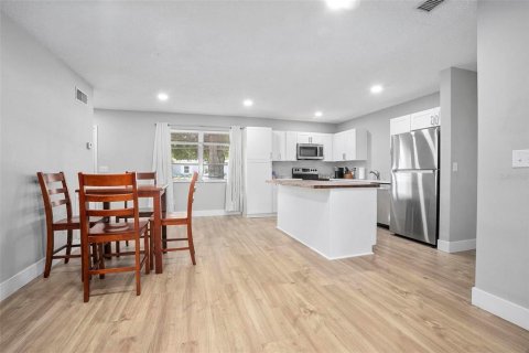 Casa en venta en Deltona, Florida, 2 dormitorios, 114.27 m2 № 1751776 - foto 5