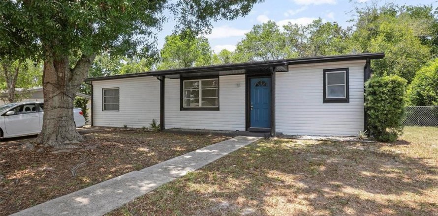 House in Deltona, Florida 2 bedrooms, 114.27 sq.m. № 1751776