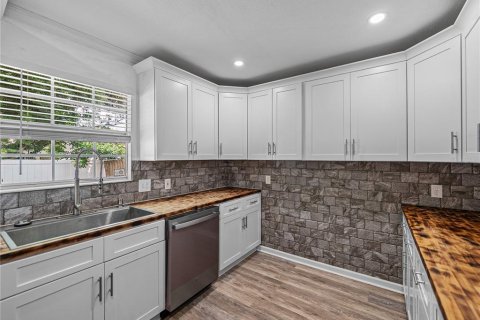 House in Winter Haven, Florida 3 bedrooms, 144.93 sq.m. № 1885497 - photo 16
