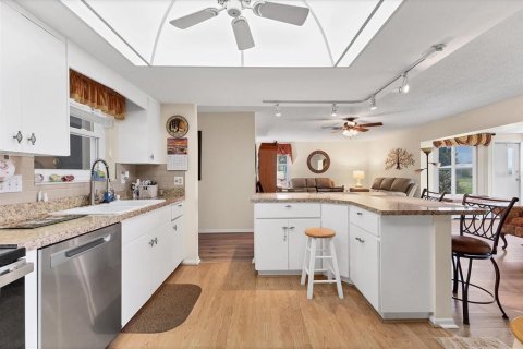 Copropriété à vendre à Bradenton, Floride: 2 chambres, 139.82 m2 № 1843657 - photo 15