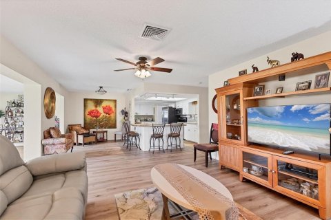 Copropriété à vendre à Bradenton, Floride: 2 chambres, 139.82 m2 № 1843657 - photo 11