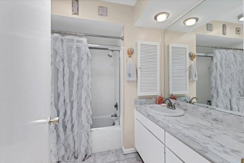 Copropriété à vendre à Bradenton, Floride: 2 chambres, 139.82 m2 № 1843657 - photo 28