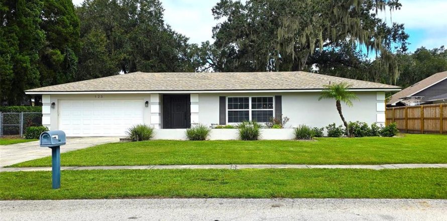 Casa en Lakeland, Florida 3 dormitorios, 162.39 m2 № 2385741