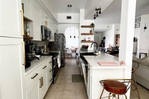 Copropriété à louer à Orlando, Floride: 2 chambres, 133.59 m2 № 2401012 - photo 4