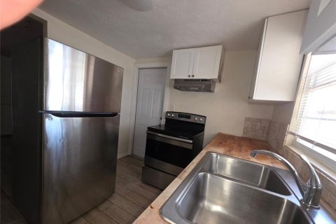 Casa en venta en Tampa, Florida, 2 dormitorios, 78.04 m2 № 1687989 - foto 10