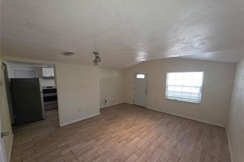 Casa en venta en Tampa, Florida, 2 dormitorios, 78.04 m2 № 1687989 - foto 6