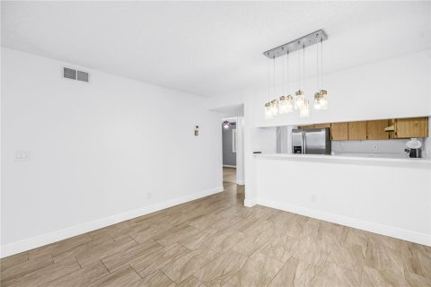 Купить кондоминиум в Сент-Питерсберг, Флорида 5 комнат, 91.04м2, № 2231383 - фото 17