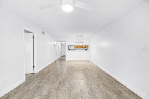 Купить кондоминиум в Сент-Питерсберг, Флорида 5 комнат, 91.04м2, № 2231383 - фото 21