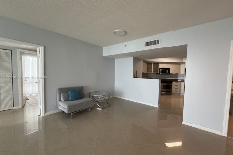 Condo in Sunny Isles Beach, Florida, 2 bedrooms  № 2062155 - photo 12