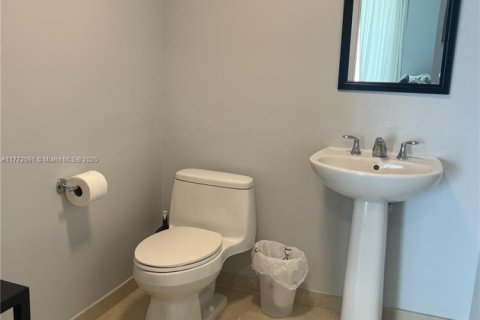 Condo in Sunny Isles Beach, Florida, 2 bedrooms  № 2062155 - photo 24