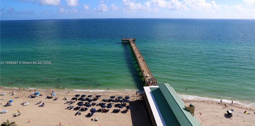 Condo in Sunny Isles Beach, Florida, 2 bedrooms  № 2062155