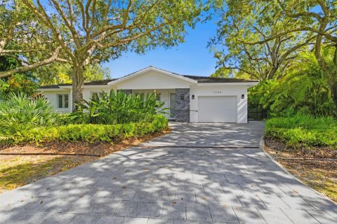 House in Pinecrest, Florida 3 bedrooms, 159.61 sq.m. № 1987703 - photo 2