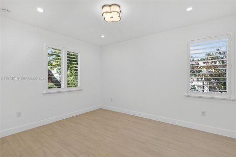 House in Pinecrest, Florida 3 bedrooms, 159.61 sq.m. № 1987703 - photo 28