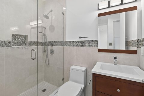 House in Pinecrest, Florida 3 bedrooms, 159.61 sq.m. № 1987703 - photo 29