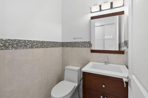 House in Pinecrest, Florida 3 bedrooms, 159.61 sq.m. № 1987703 - photo 30