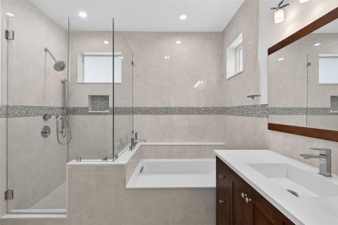 House in Pinecrest, Florida 3 bedrooms, 159.61 sq.m. № 1987703 - photo 17