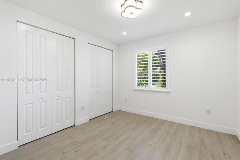 House in Pinecrest, Florida 3 bedrooms, 159.61 sq.m. № 1987703 - photo 24