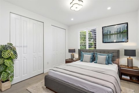 House in Pinecrest, Florida 3 bedrooms, 159.61 sq.m. № 1987703 - photo 23