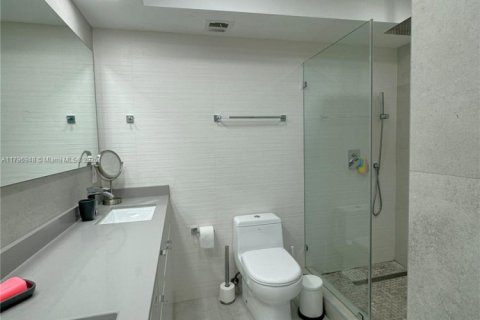 Condominio en venta en Bay Harbor Islands, Florida, 1 dormitorio, 90.58 m2 № 2055157 - foto 12