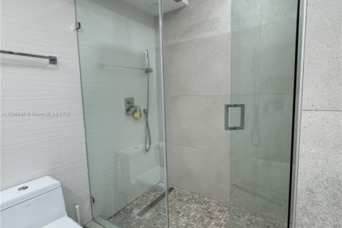 Condominio en venta en Bay Harbor Islands, Florida, 1 dormitorio, 90.58 m2 № 2055157 - foto 14