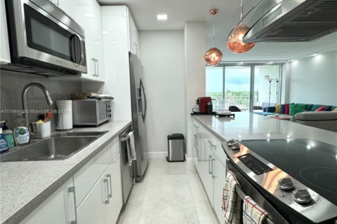 Condominio en venta en Bay Harbor Islands, Florida, 1 dormitorio, 90.58 m2 № 2055157 - foto 5